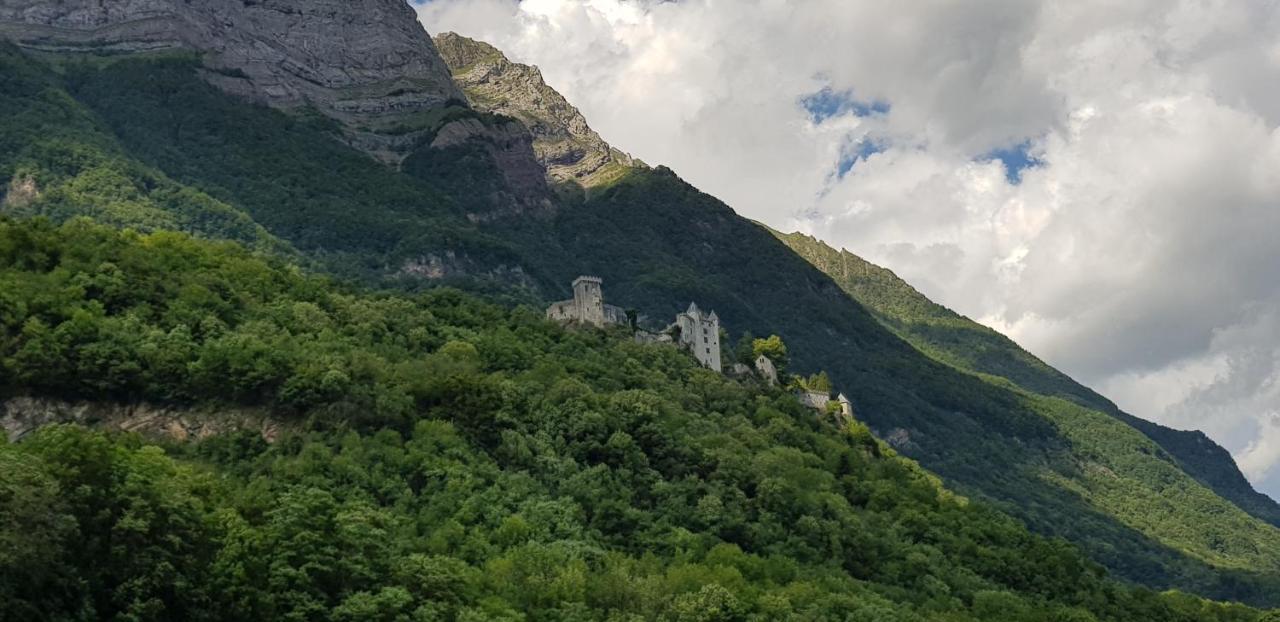 Gîte clair, spacieux et cosy avec vue sur le massif de la Chartreuse Sainte-Helene-du-Lac Extérieur photo