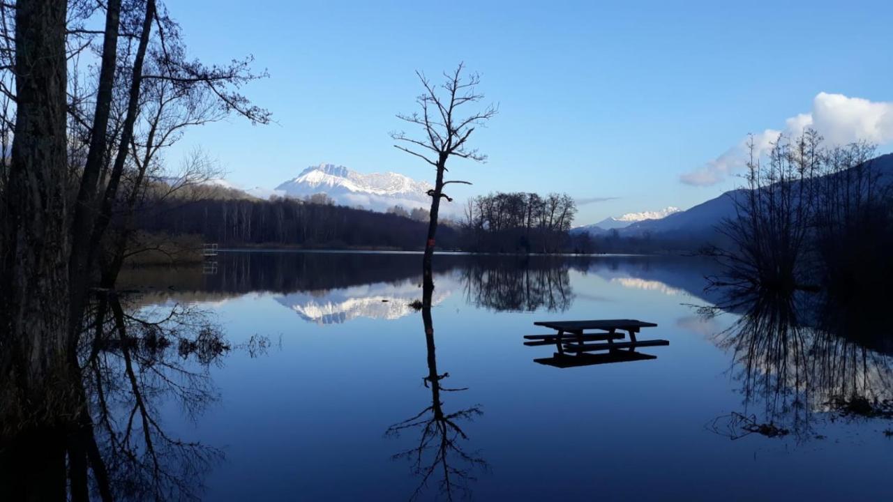Gîte clair, spacieux et cosy avec vue sur le massif de la Chartreuse Sainte-Helene-du-Lac Extérieur photo